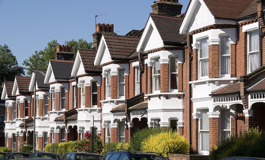 bigstock-English-Homes-5250616 (2)